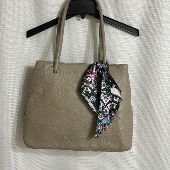 Betsey Johnson Handbags - Like new Betsy Johnson shoulder/handbag